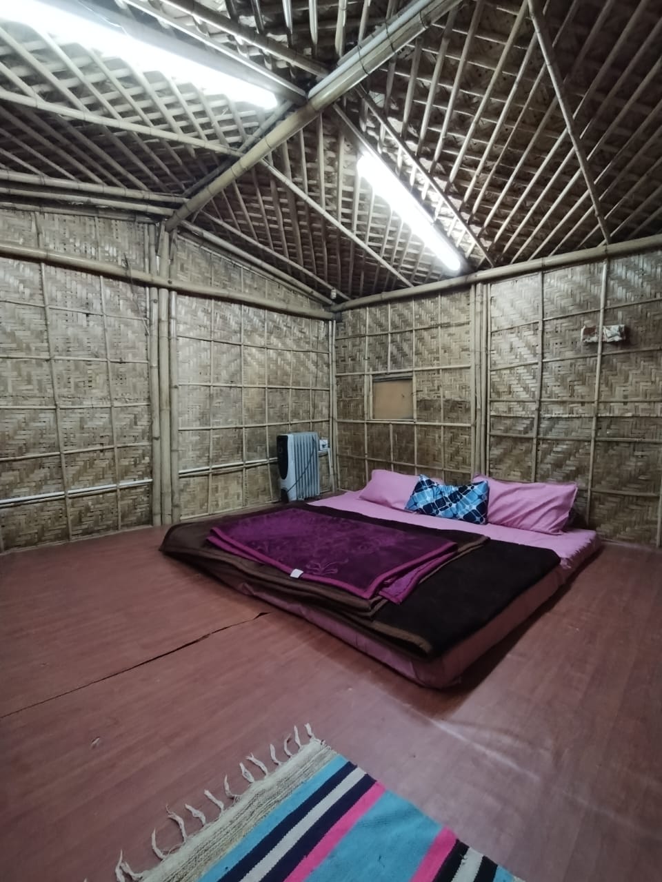 Kasol Huts Cottages - Tap to explore photos