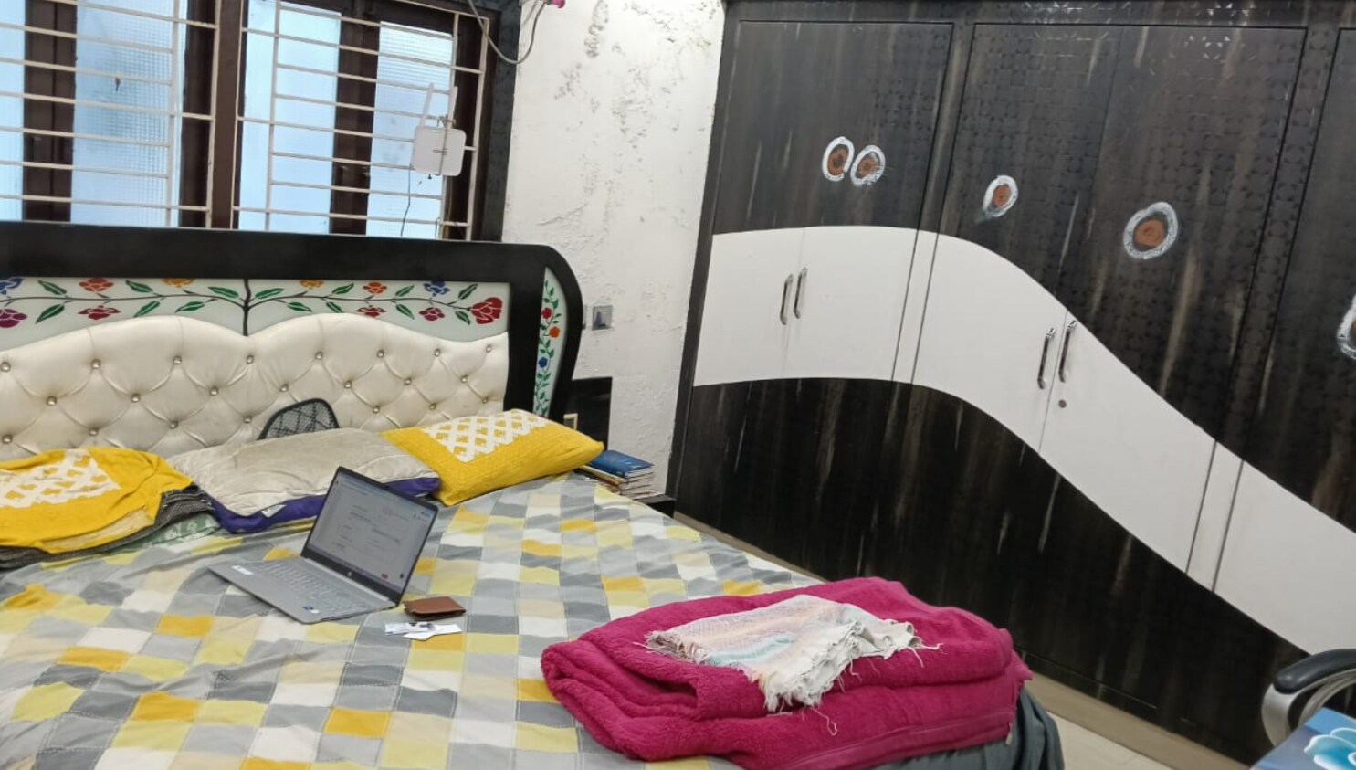 Shiva Sundari - Room in a Apartment - Tap to explore photos