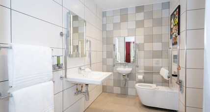 Hampton by Hilton Blackburn Room Type - QUEEN ACCESSIBLE ROOM