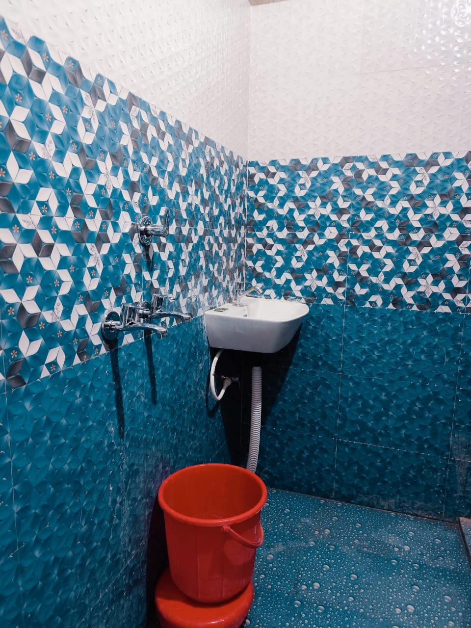 Shiv Shakti Inn - Tap to explore photos