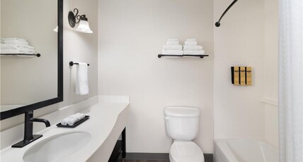 Best Western Plus Frontier Inn Room Type - 2 Queen Beds, Non-Smoking, Microwave And Refrigerator, Full Breakfast