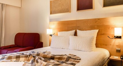 H Room Type - Standard Room with 1 double bed and balcony