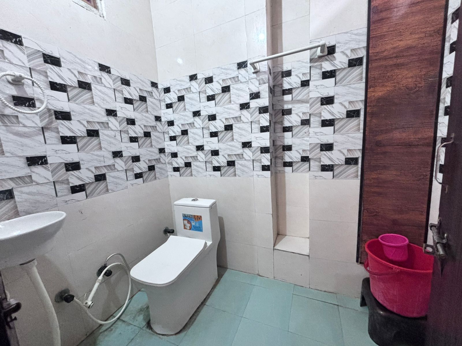 Hotel Shri Mohini Kunj Vindavan By HRG - Tap to explore photos