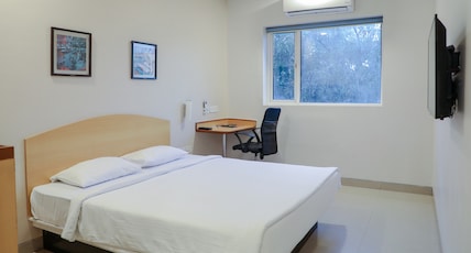Ginger Tirupur Room Type - Queen Room