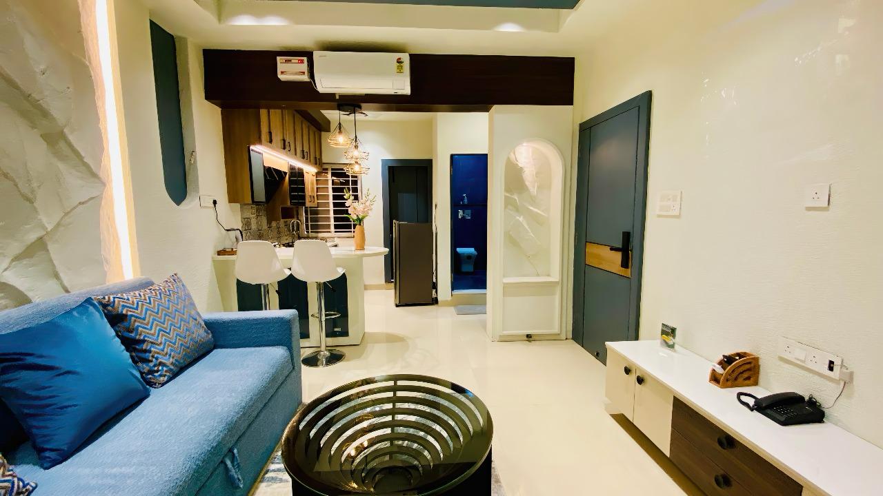 Staymoodyy Greece Themed Family Suite 1 BHK - Tap to explore photos