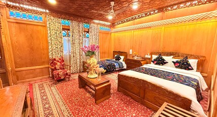  Royal Dandoo Palace - Houseboat Room Type - Deluxe