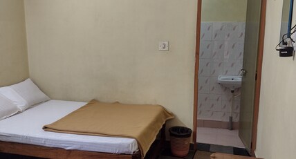 PADMASHREE LODGE Room Type - Standard 4 BED ROOM with TV