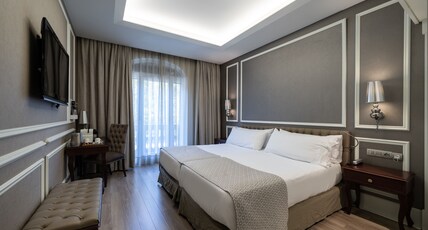 Catalonia Passeig de Gracia Room Type - Double Room with Gran Via View Catalonia Passeig de Gracia Room Type - Double Room with Gran Via View