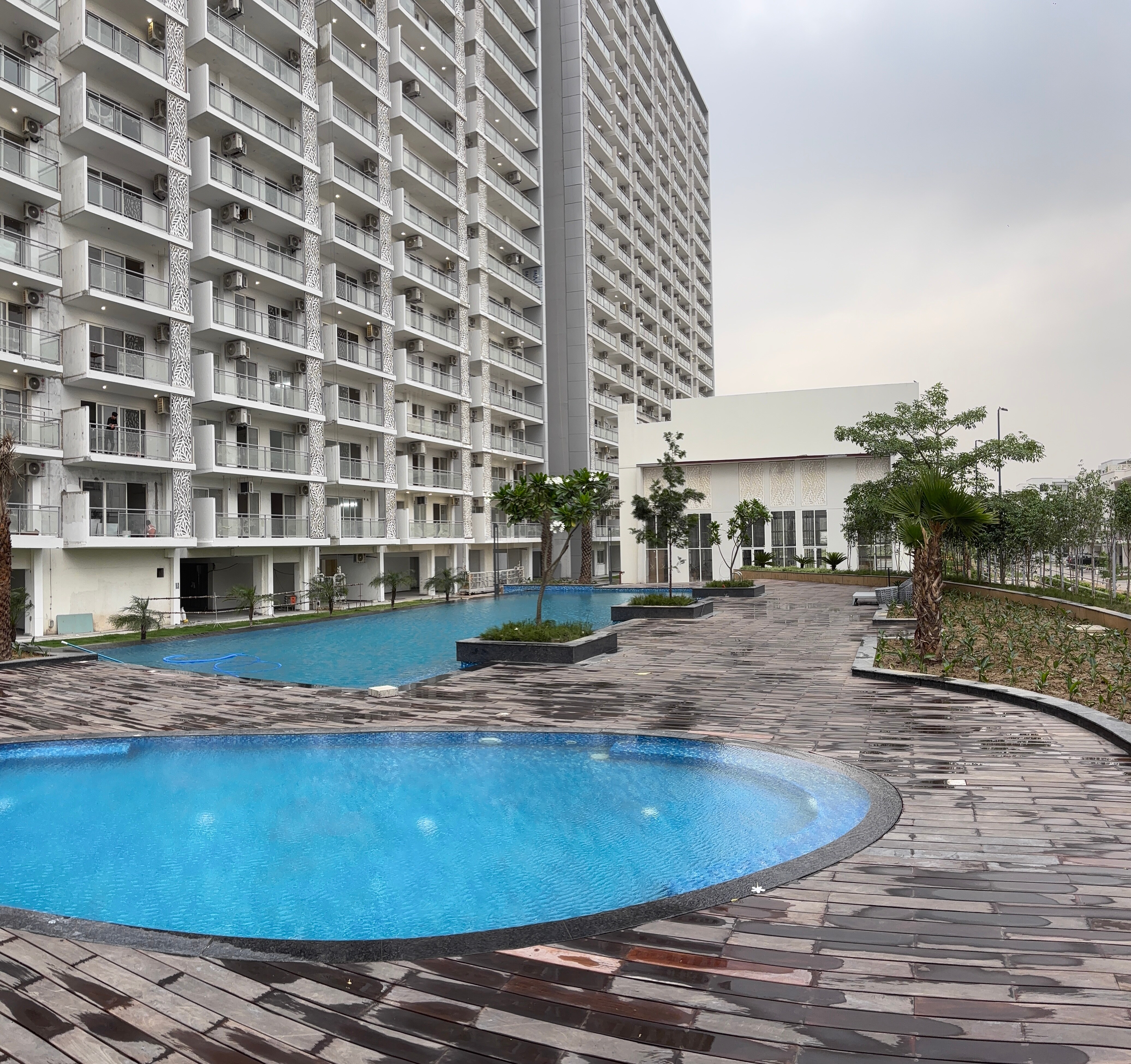 Luminara Suites Couple friendly Expo Mart - Tap to explore photos
