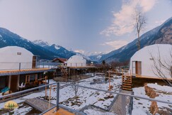 Panaash Eco World, premium dome stays in Manali