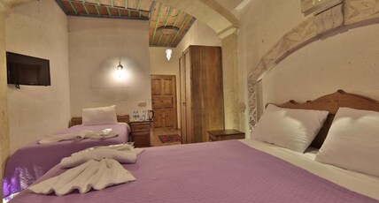 Relic House Hotel Room Type - Superior Triple Room with Balcony Relic House Hotel Room Type - Superior Triple Room with Balcony
