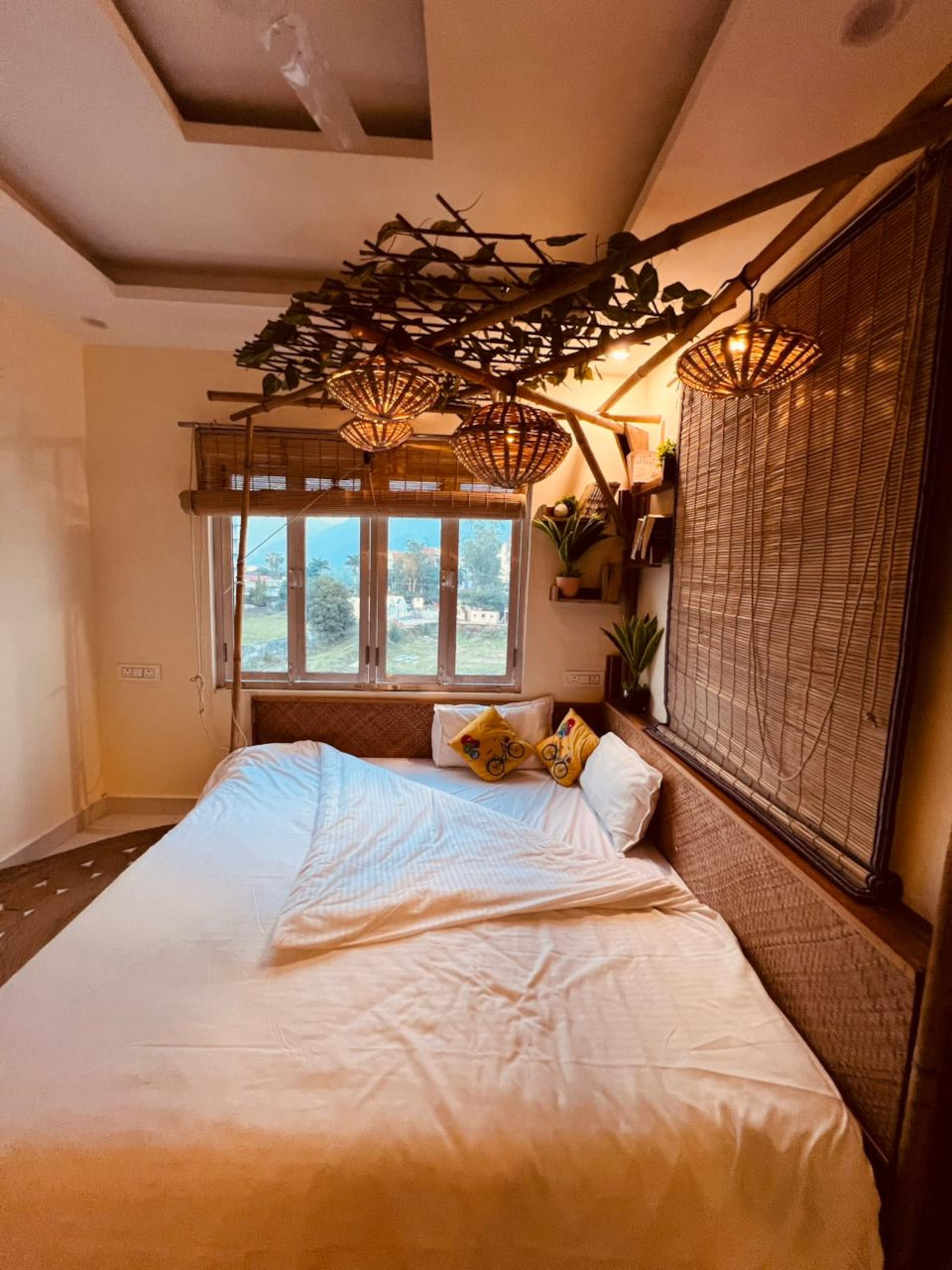 Boho nest 2 BHK near Ganges - Tap to explore photos