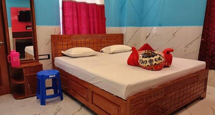 Milan Guest House Room Type - Deluxe Double Bed Room AC