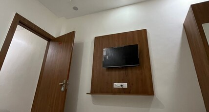 Hotel Vinayak Ujjain Room Type - Deluxe Room