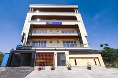 FabHotel 24x Living