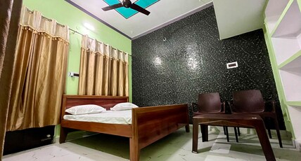 Sainik Homestay, Ayodhya Room Type - Bedroom 1