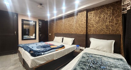 Hotel Shivans Palace Room Type - Standard Family Bedroom