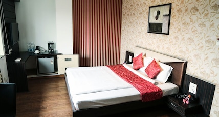 Hotel Pink Pearl Room Type - Deluxe AC Room Hotel Pink Pearl Room Type - Deluxe AC Room