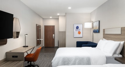 Holiday Inn Express Hotel & Suites Nampa Room Type - 2 Queen Suite Top Floor Quiet Zone