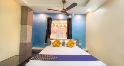 STAYMAKER Rajeswari Inn Room Type - Standard Double NON AC