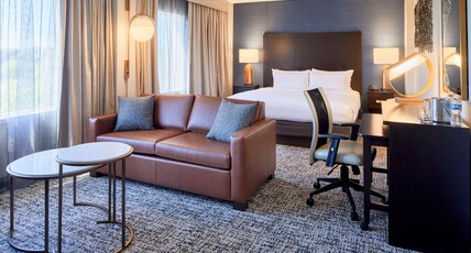 DoubleTree by Hilton Atlanta - Roswell Room Type - 1 KING CORNER ROOM