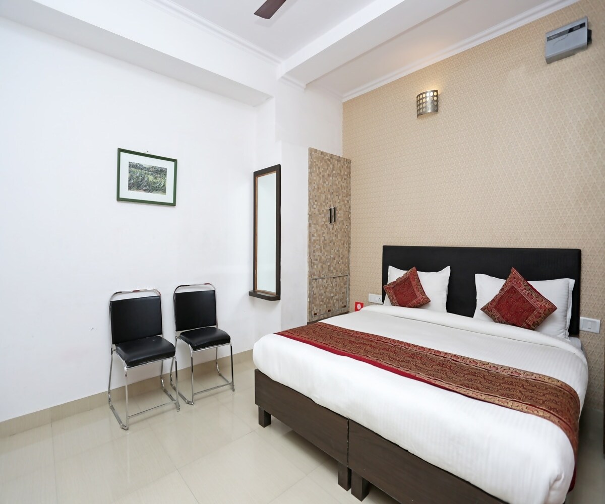 Hotel Shyamal - Tap to explore photos