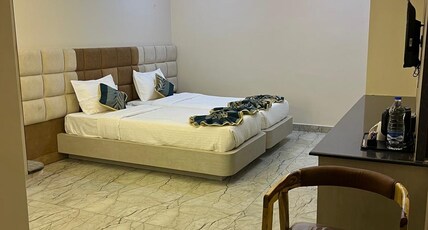 The Hotel Emerald Room Type - Emerald Deluxe Twin Queen