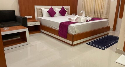 Hotel Marine View Room Type - Deluxe Room