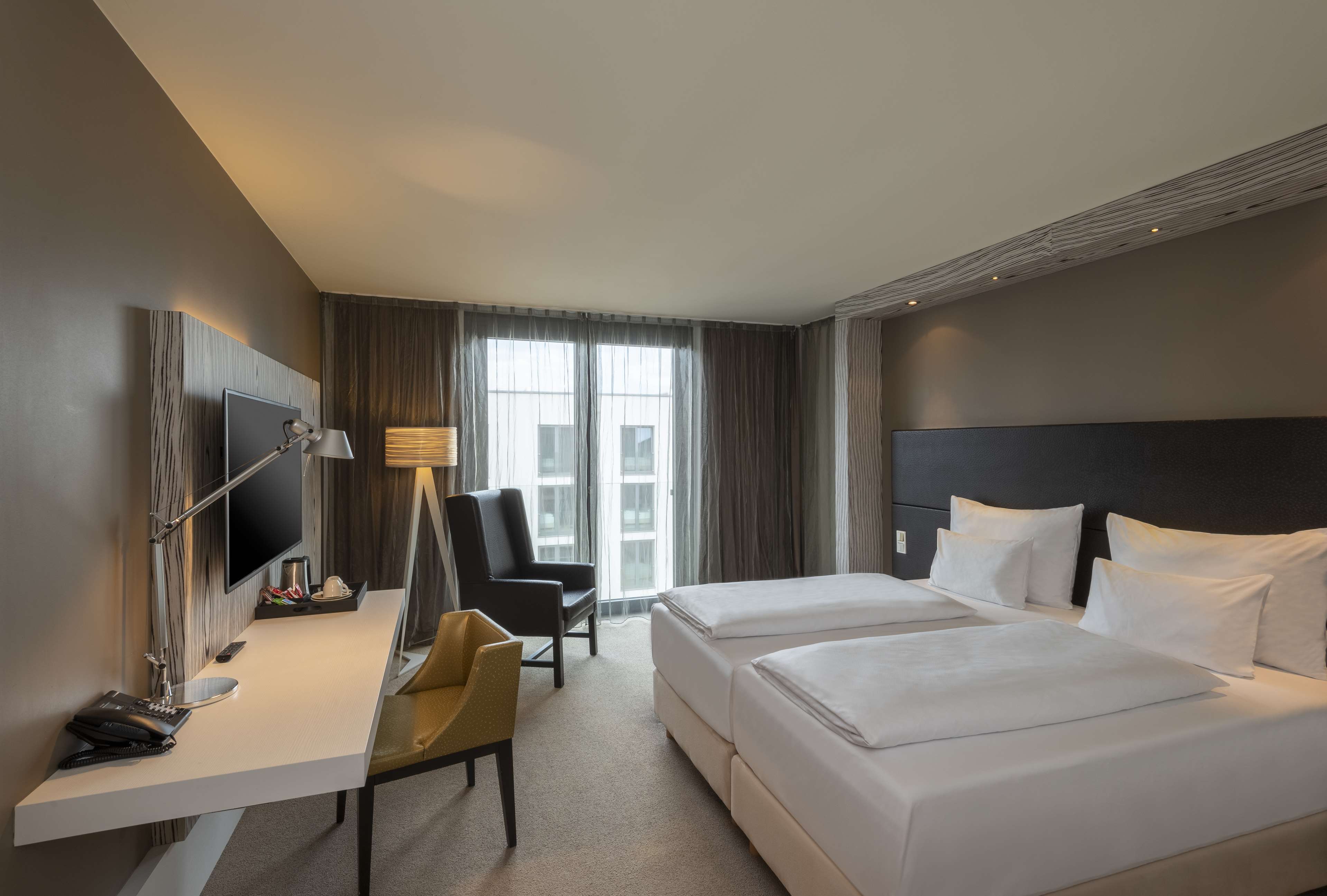 Doubletree by Hilton Vienna Schonbrunn - Tap to explore photos