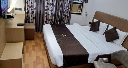 Hotel  Dhruv Palace Room Type - Deluxe King Size Bed Room