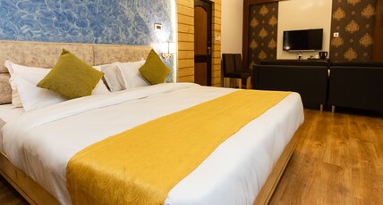 Fresco Retreat Room Type - Luxury Club Suite Room