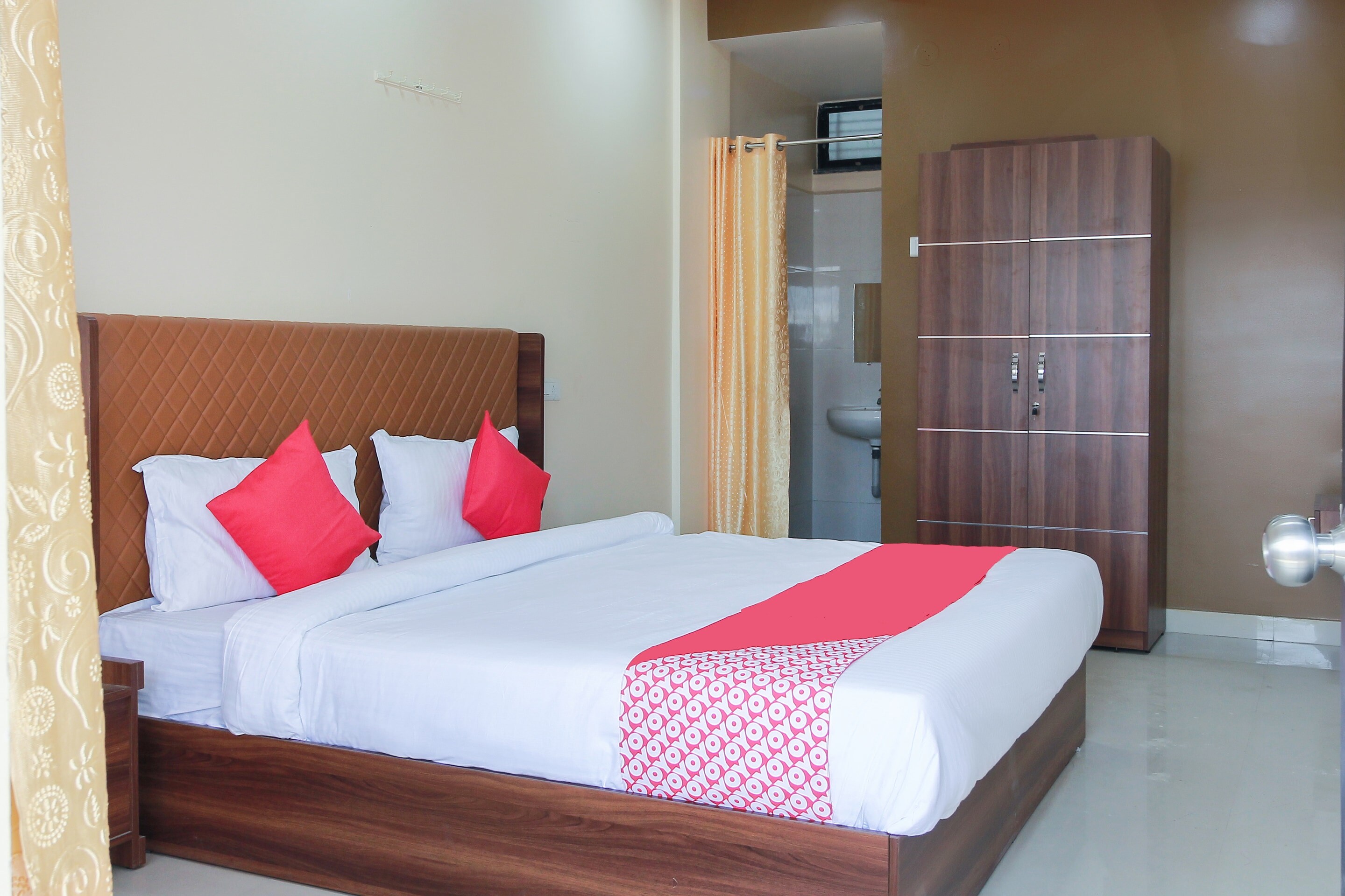 Hotel O Mahakal Inn - Tap to explore photos
