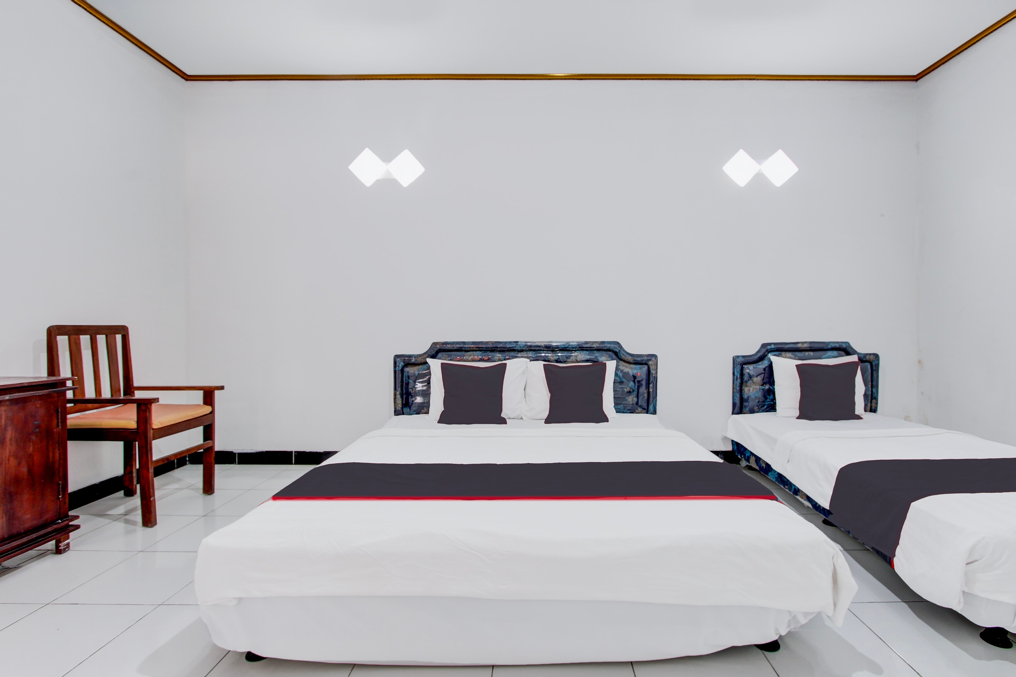 Hotel O Kaliurang Near Gunung Merapi Kaliurang - Tap to explore photos