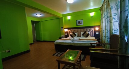 Hotel Yang's Inn Room Type - FAMILY ROOM KANCHENJUNGA VIEW (WITH BALCONY)