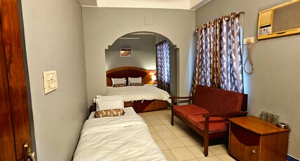 Hotel Vishal Room Type - Deluxe Room AC Triple Bed