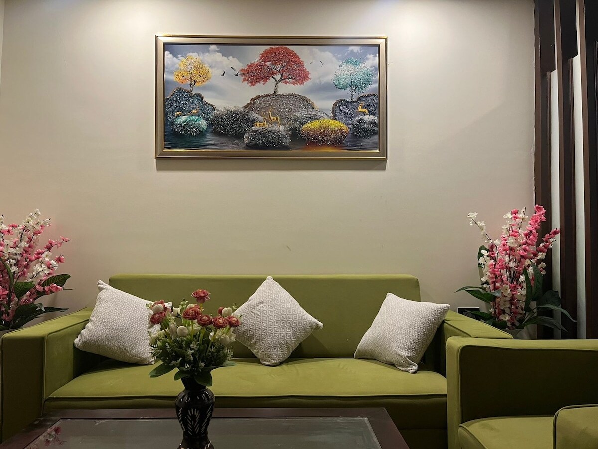 Cozy Dehradun | Couple Friendly - Tap to explore photos