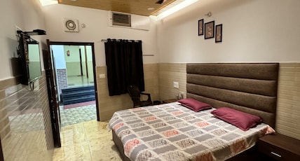 Hotel Utsav Room Type - Deluxe AC Room