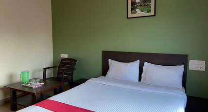 CHINTHU COMFORTS Room Type - DLX AC ROOM