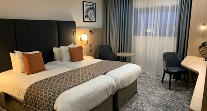 Crowne Plaza READING EAST Room Type - 2 Single Beds Standard