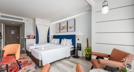 Hotel Clover Patong Phuket Room Type - Deluxe Studio Hotel Clover Patong Phuket Room Type - Deluxe Studio