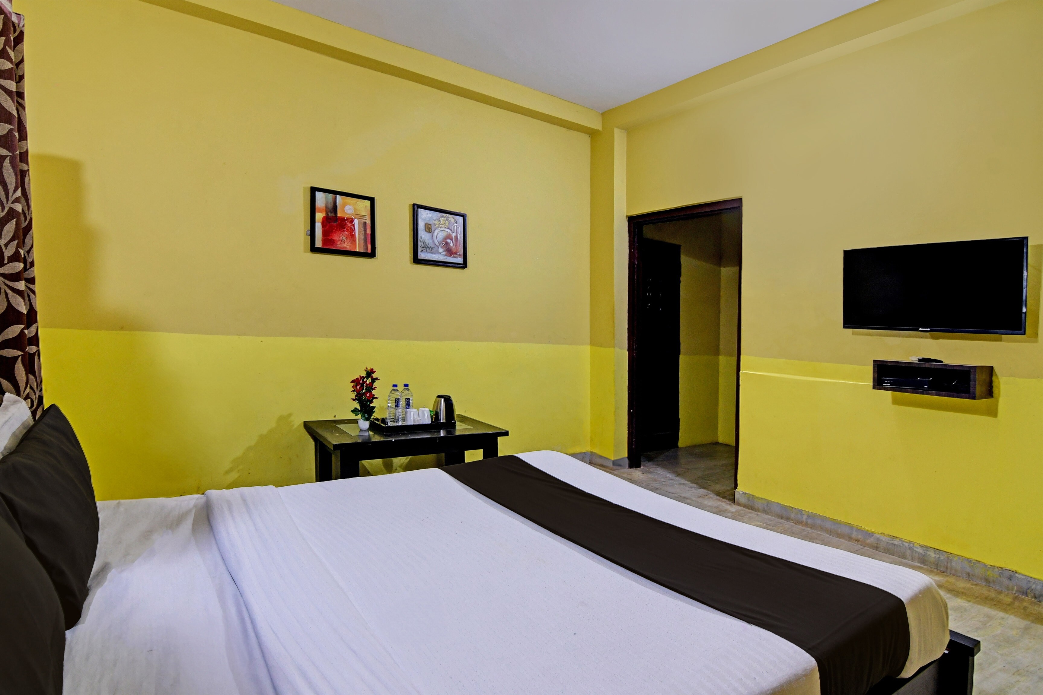 Hotel O Spacious Stay - Tap to explore photos