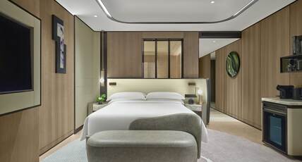 InterContinental Shanghai Harbour City, an IHG Hotel Room Type - 1 King Premium