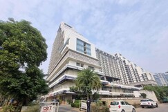 The Sterling Omaxe   Near expo mart