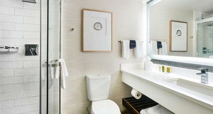 Hilton Denver City Center Room Type - 1 KING GUESTROOM