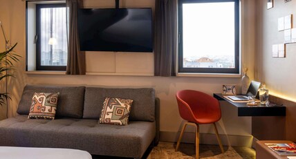Mercure Porto Centro Hotel Room Type - Junior Suite with 1 double bed and 1 sofa Mercure Porto Centro Hotel Room Type - Junior Suite with 1 double bed and 1 sofa