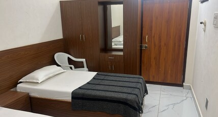 SVR GUEST HOUSE PUTTAPARTHI Room Type - TRIPLE 3