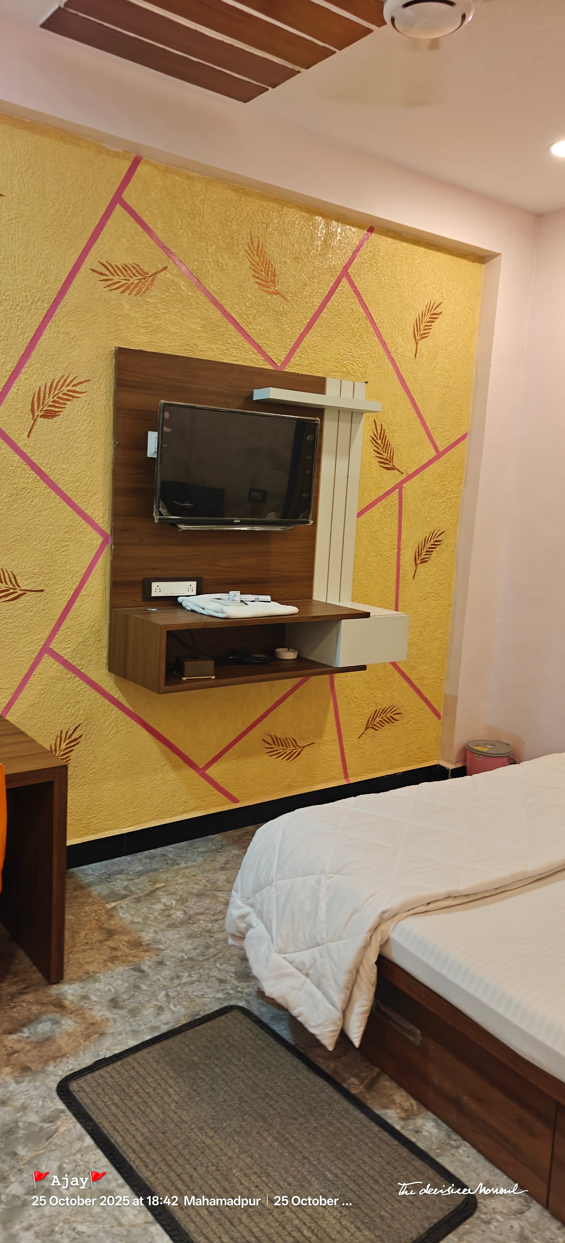 Hotel Vaishnavi Inn - Tap to explore photos
