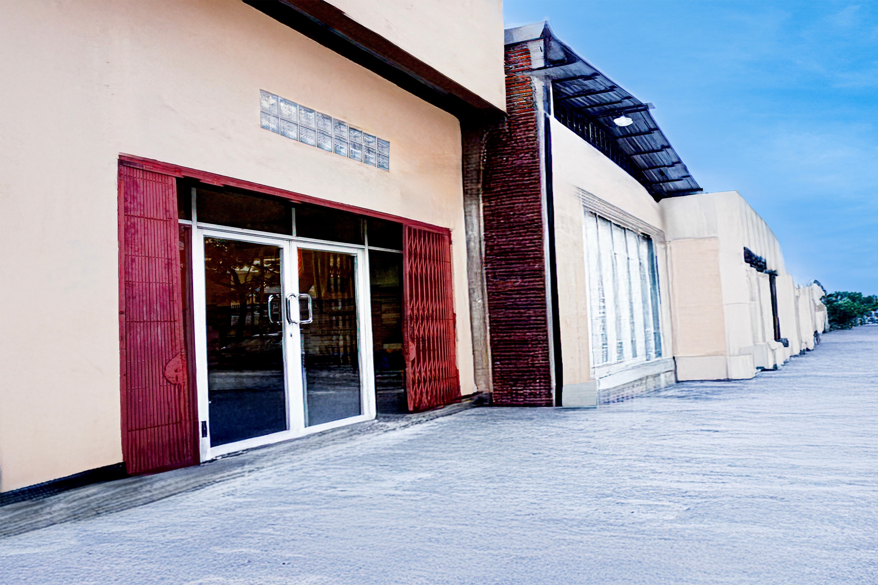 Dancenter Kapten Muslim Residence - Tap to explore photos