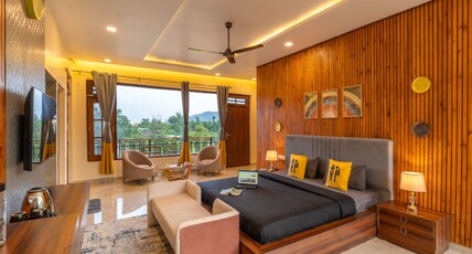 The Hosteller Bam Bir Room Type - Superior Double Room with Bathtub and Balcony