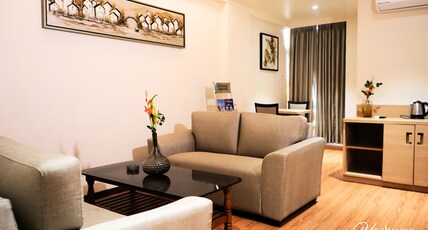 Yashwee International Hotel Room Type - One Bed Room Suite